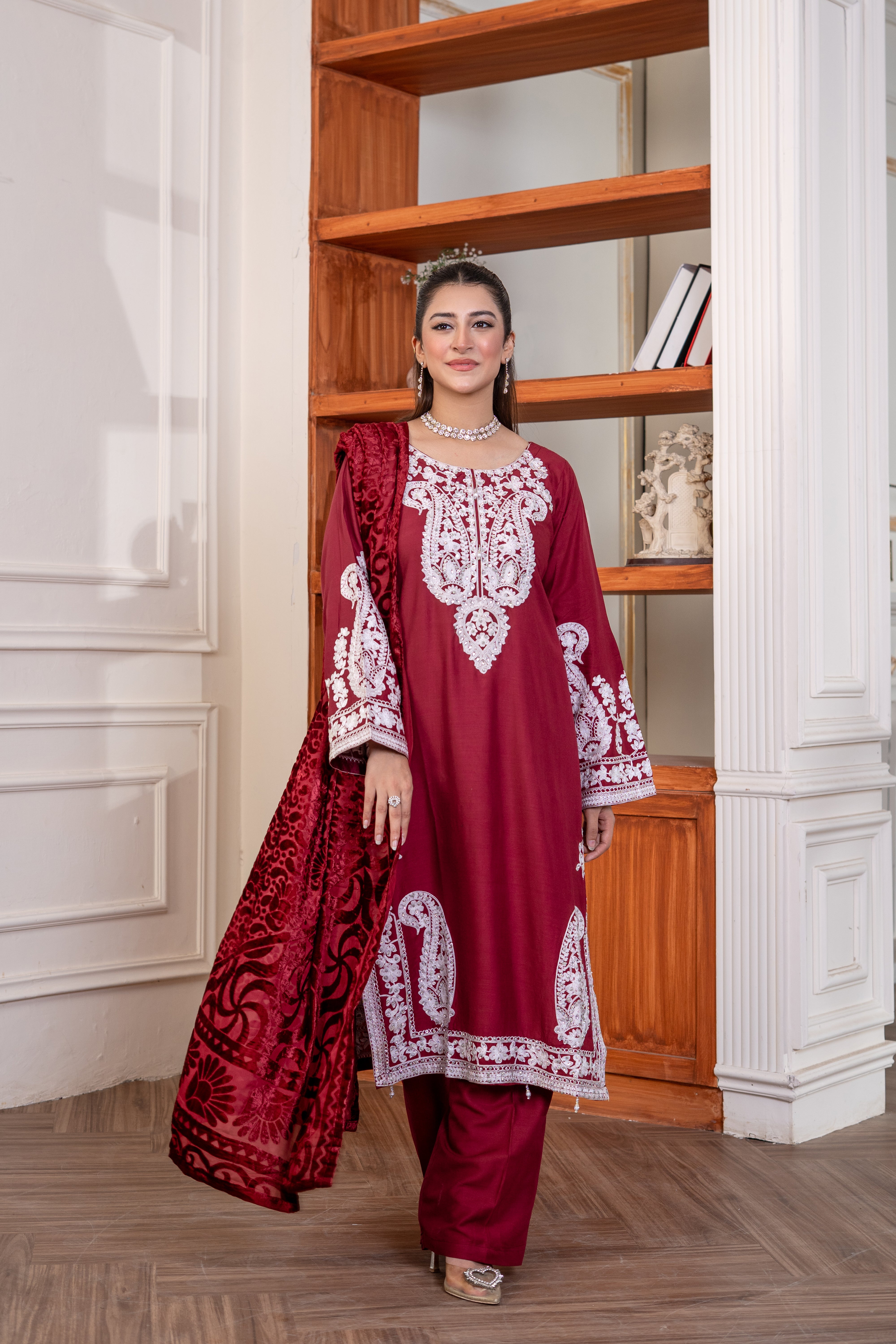 3 Pc Ready To Wear Fully Embroidered Linen Suit With Plachi Shawls - T   Kashmiri Kapray