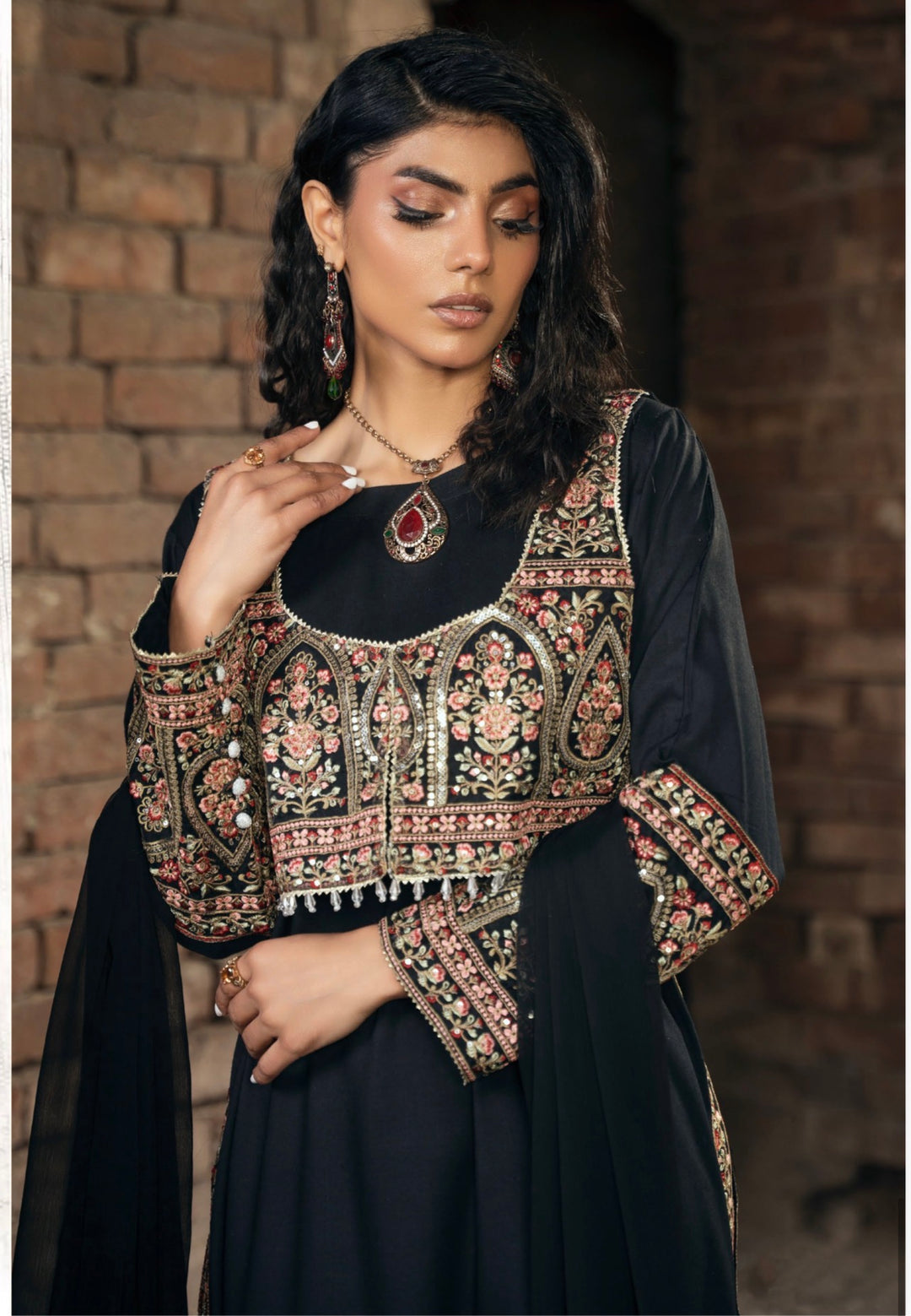 Threads Embroidered Ready To Wear Suit - Shrug Style - Festive Wear 2026 - TT4100
