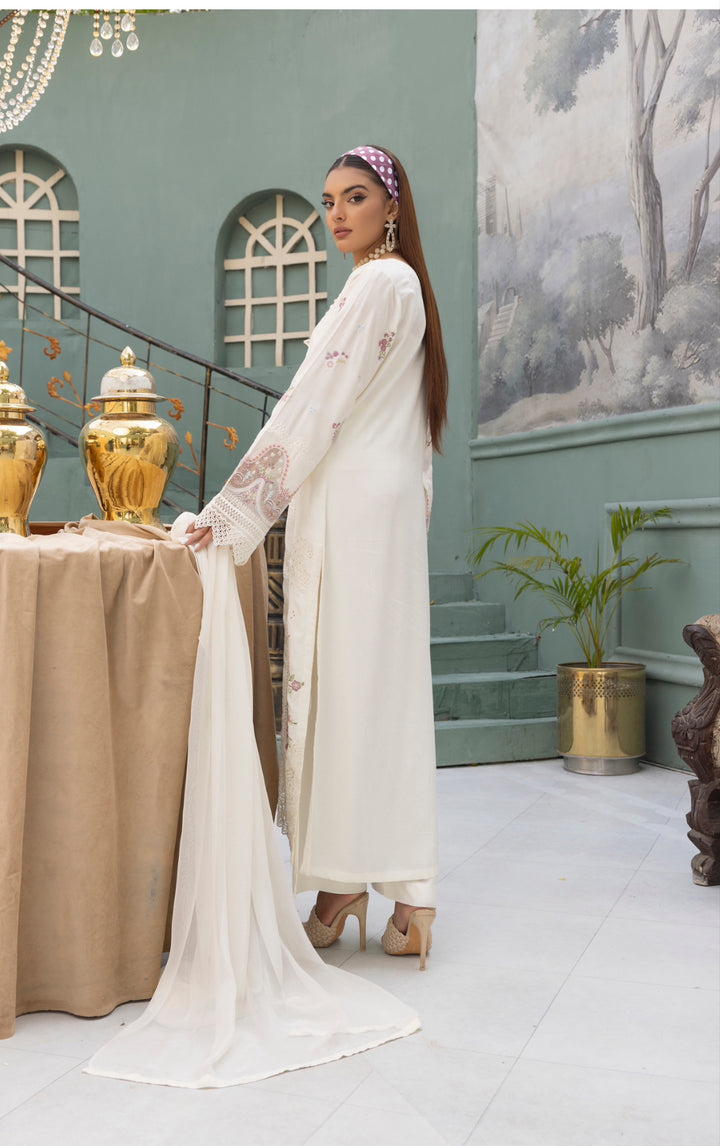 Branded 3 Pc Ready To Wear Suit - Chicken Kari Embroidered Suit (Winter Collection)