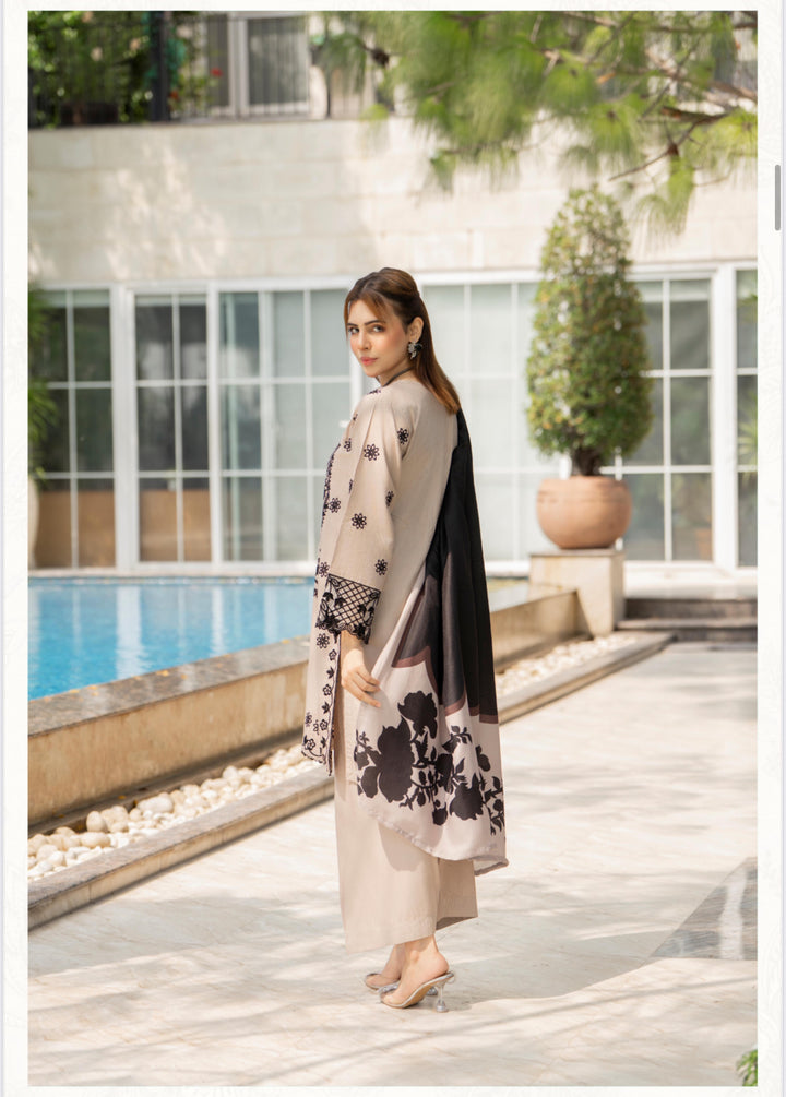 3 Pc Ready To Wear -Fully Embroidered Linen Suit -Raniya.H -RA-113-