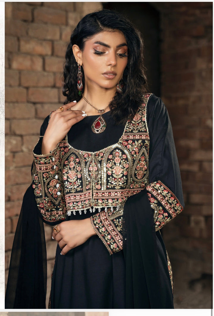 Threads Embroidered Ready To Wear Suit - Shrug Style - Festive Wear 2026 - TT4100