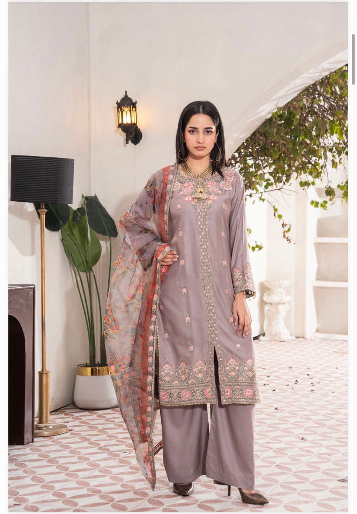 Haya " Embroidered Suit | 2026 Asian Clothes | Eid Collection RAN11