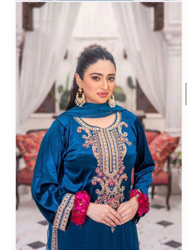 3 Pc Ready To Wear Fully Embroidered  Valvet Suit With Chiffon Dupatta - TT-52